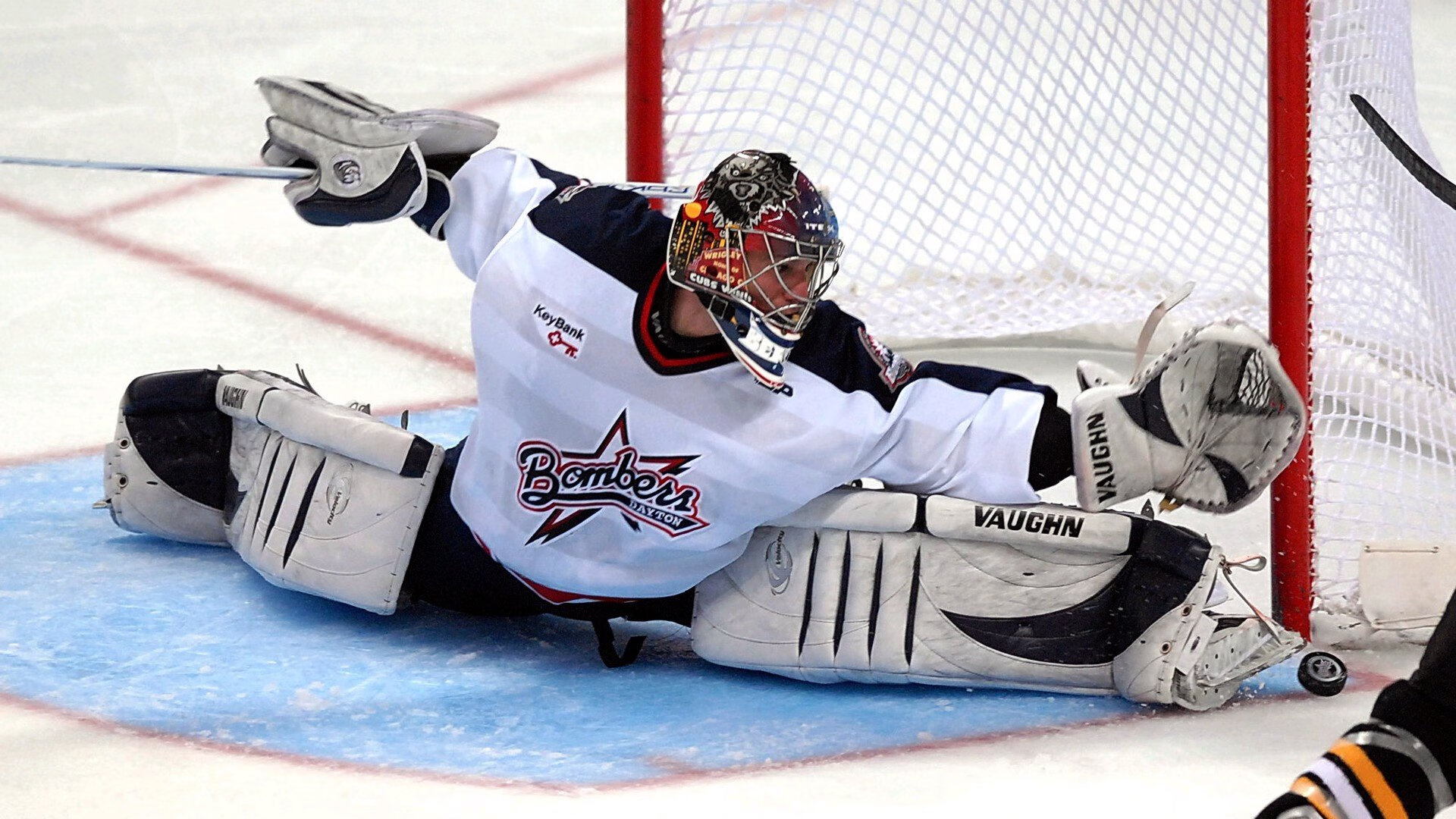 托特纳姆热刺门将神扑救险，成功守住三分，托特纳姆 热刺